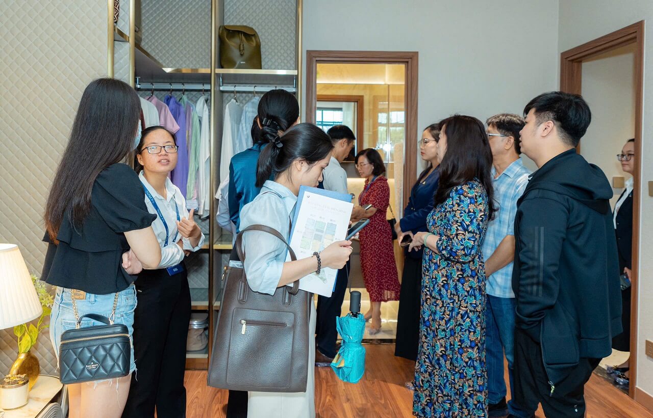 hình ảnh khai trương 3 căn hộ mẫu The Privé 10-08-2026